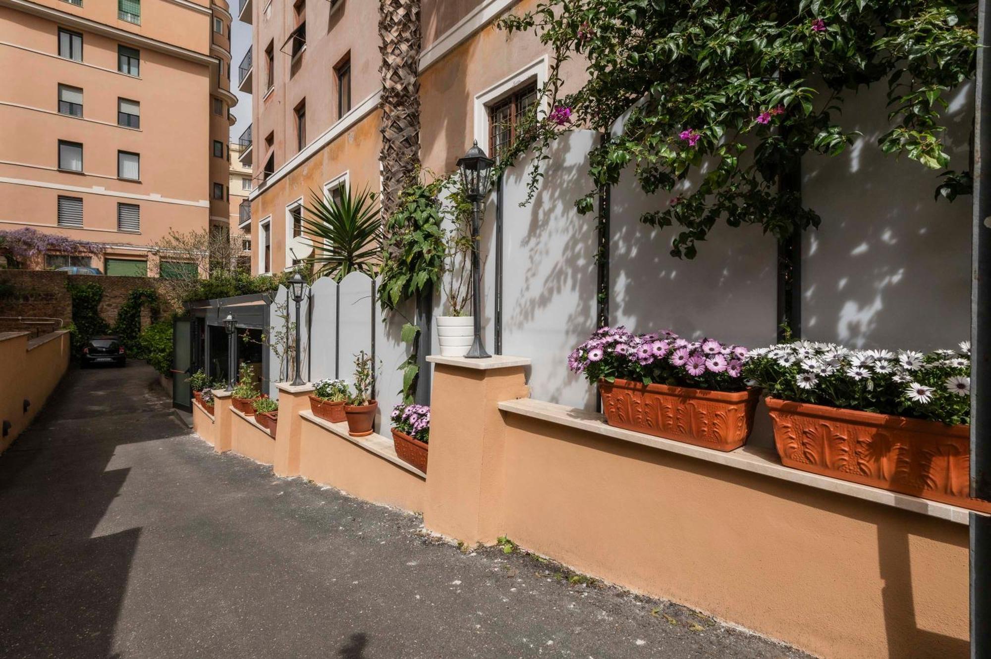 Hotel Valeri Rome Exterior photo